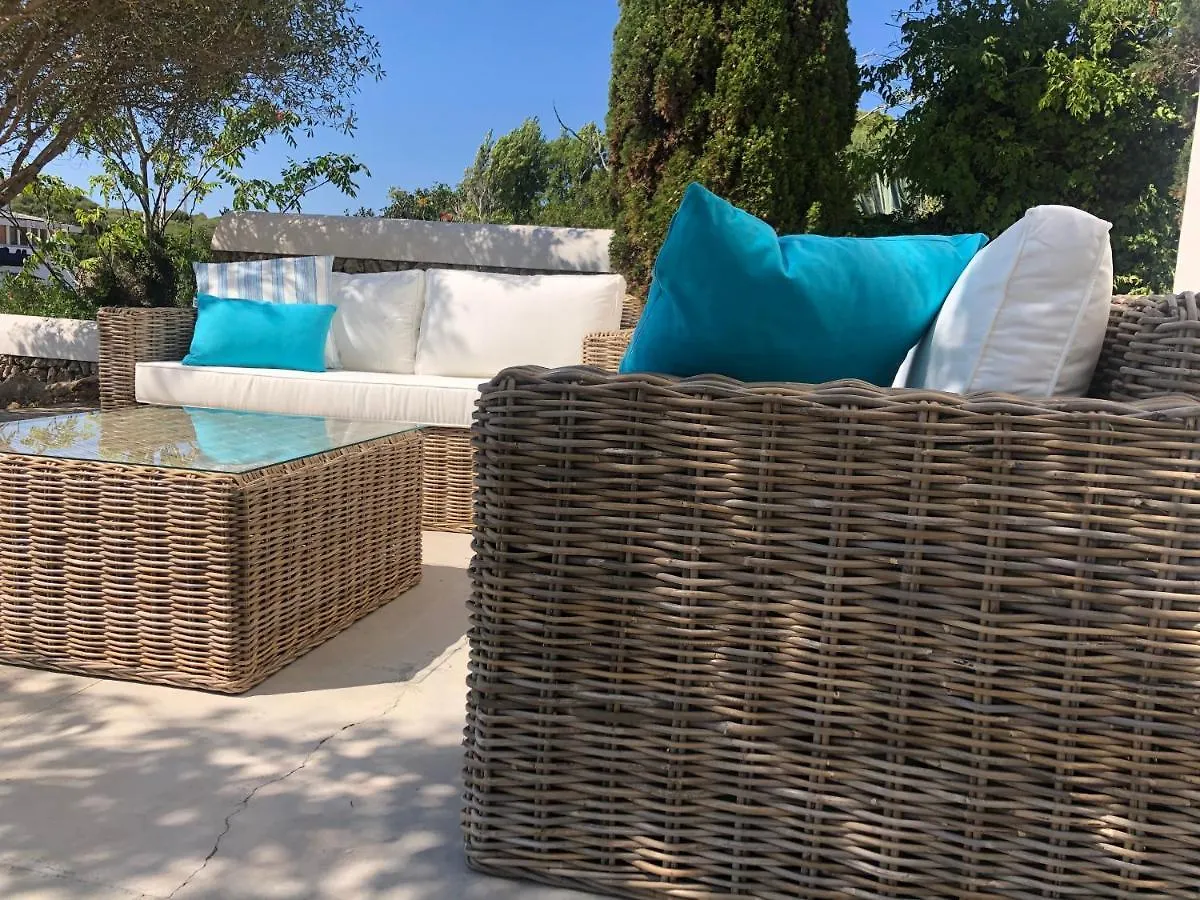 Splendide Villa Les Pieds Dans L'Eau Dans La Baie De Mahon Es Castell  Spain
